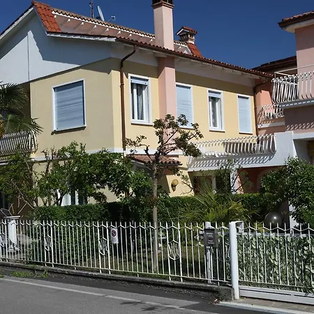 Casa Di Felicita 阿巴诺泰尔梅